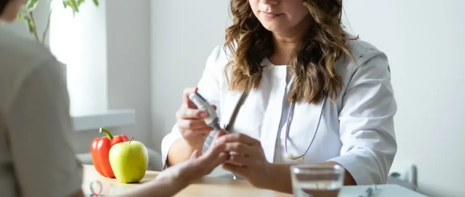 Doctor gives tips to control diabetes Doctor gives tips to control diabetes